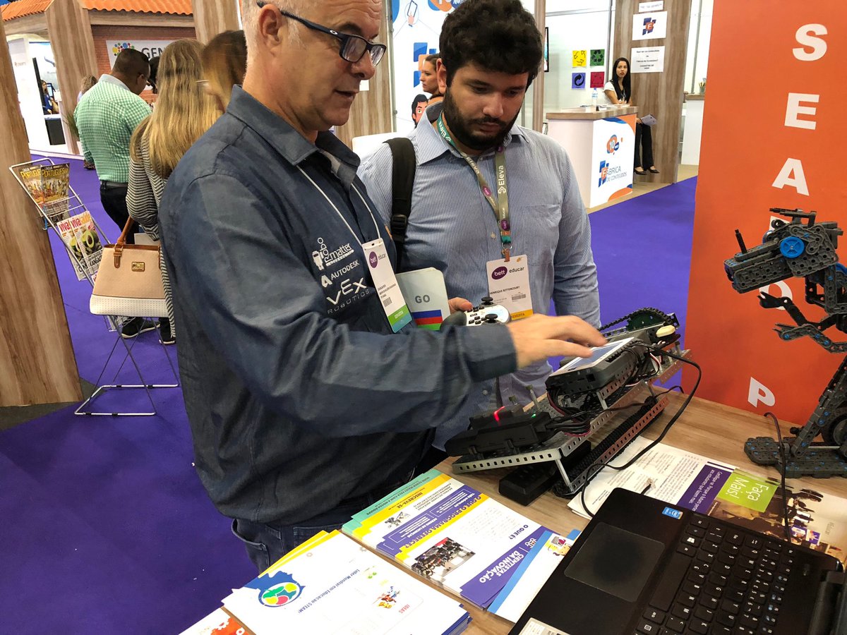 MckennaJ72's tweet image. #VEXV5 generating a lot of interest @EducarBett @VEXRobotics @Robomatter