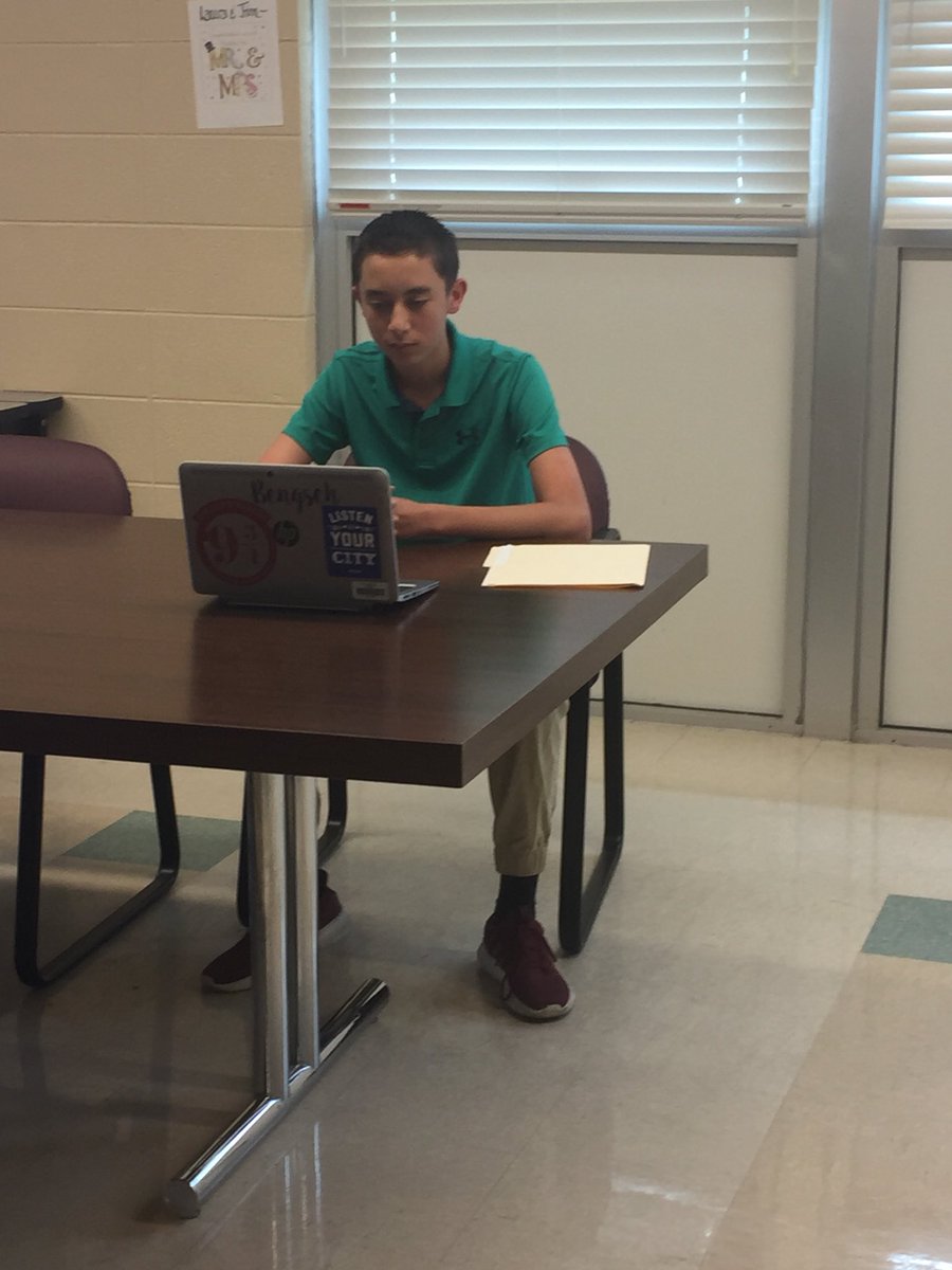 MrsMadura's tweet photo. This year we got to try something new. In addition to in-person interviews, 6th hour also got to experience Skype interviews with a representative from @claires! #CMSproud #ModernInterviews #Technology #EngagingRelevantPersonal #PBL https://t.co/QZXHLdjTci