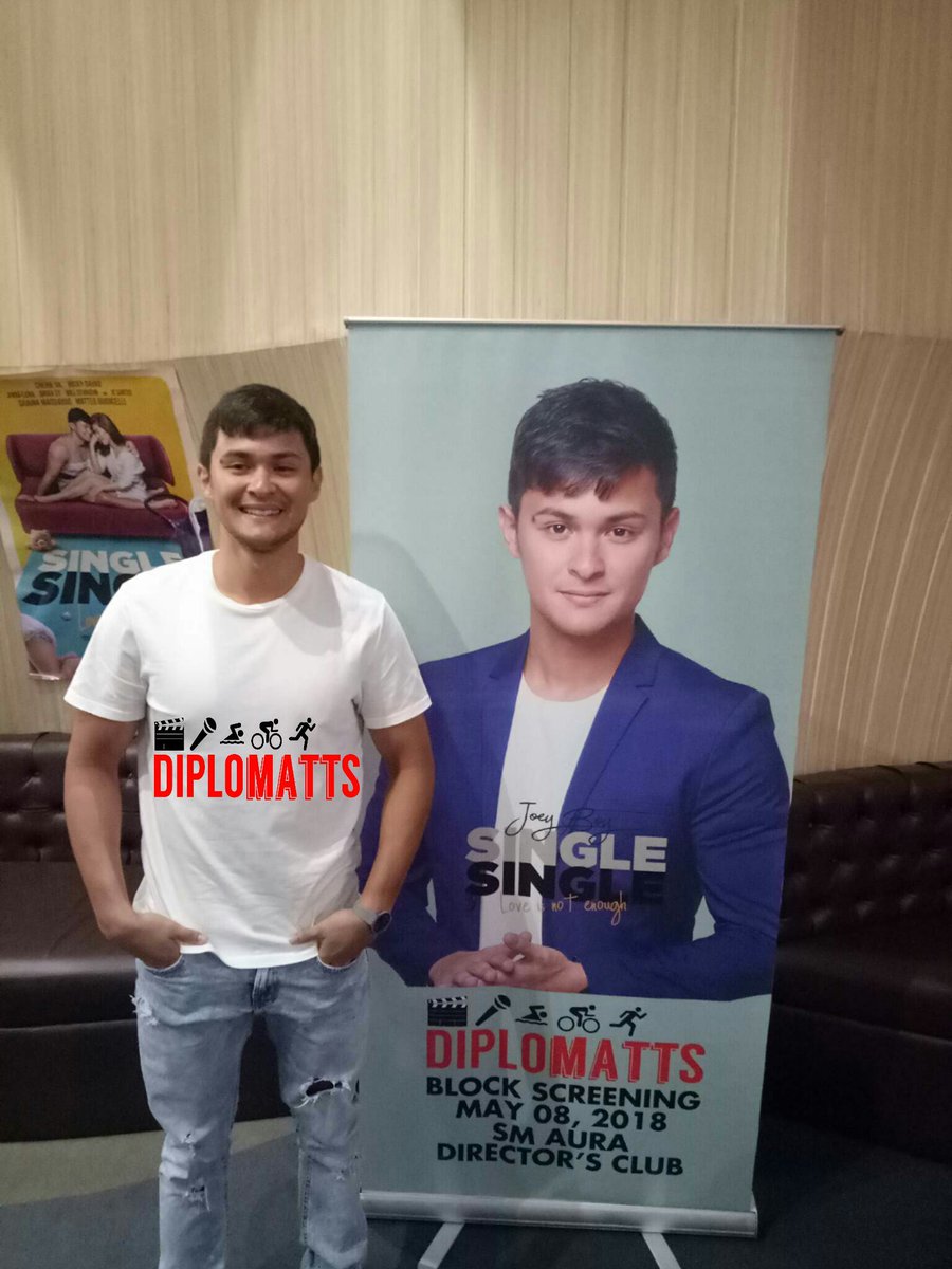 _DiploMatts_'s tweet photo. Our Special Guest @mateoguidicelli who came to surprise us at the @_DiploMatts_ Block Screening of #SingleSingleTheMovie ๐ https://t.co/hcmML8ZZBh