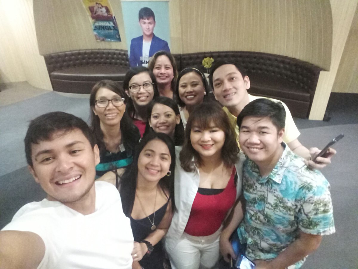 _DiploMatts_'s tweet photo. Pictures with @mateoguidicelli at the @_DiploMatts_ Block Screening of #SingleSingleTheMovie ๐ https://t.co/Co9DNTfqf6