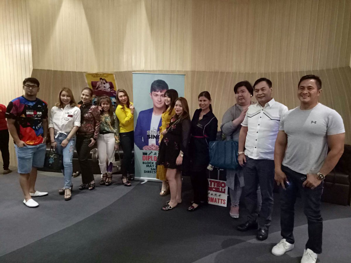 _DiploMatts_'s tweet photo. Thank you Tita Cecille and Guest for coming at the DiploMatts Block Screening and supporting @mateoguidicelli 's movie #SingleSingleTheMovie ๐ https://t.co/r5LqF6bBvM