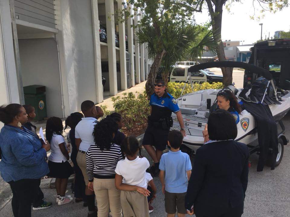 myNMBPolice's tweet photo. Fulford Elementary School KAPOW (Kids and The Power Of Work program field trip to the NMBPD Station. Our students had a wonderful time today learning the fundamentals of law enforcement, teamwork, hard work, and dedication. See you next year KAPOW. #IamNMB #NMBPD #KAPOW https://t.co/DeIXoN162g
