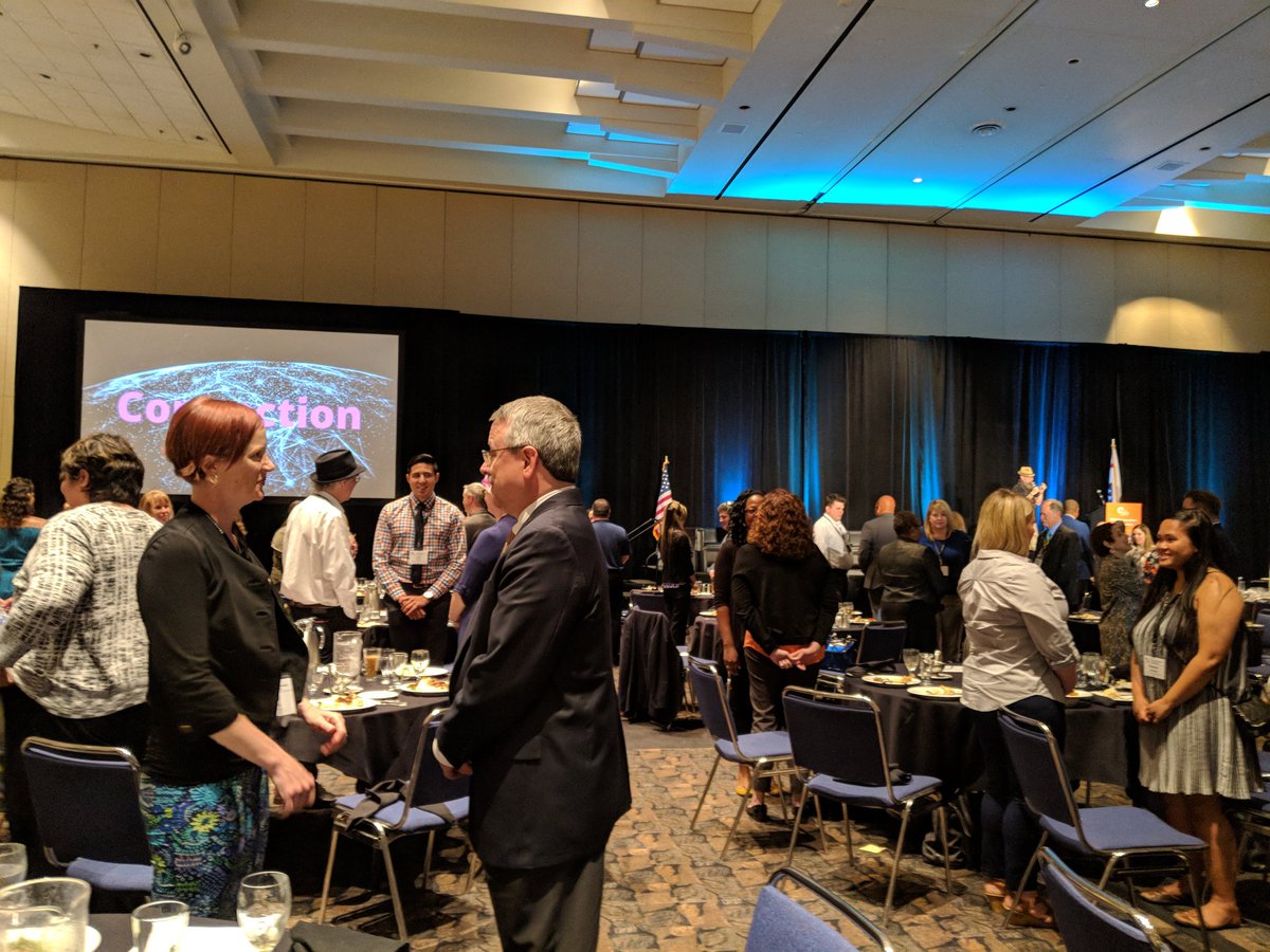 meheramoo's tweet photo. "I see you" @nickisnpdx making connections at #LetsGetHealthyCalifornia #pinksocks https://t.co/Qoi5npSr3D