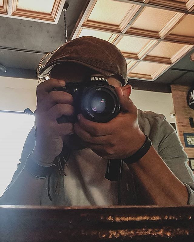 TavoCosenza's tweet photo. Dice que tomandome una foto de mi tomando una foto ....... #fortheloveoftheselfie #like4like #chapin #guatemala #solocasacas #shotwhitgalaxy https://t.co/A4tEBkrTHj https://t.co/0VKQ1MzGeC