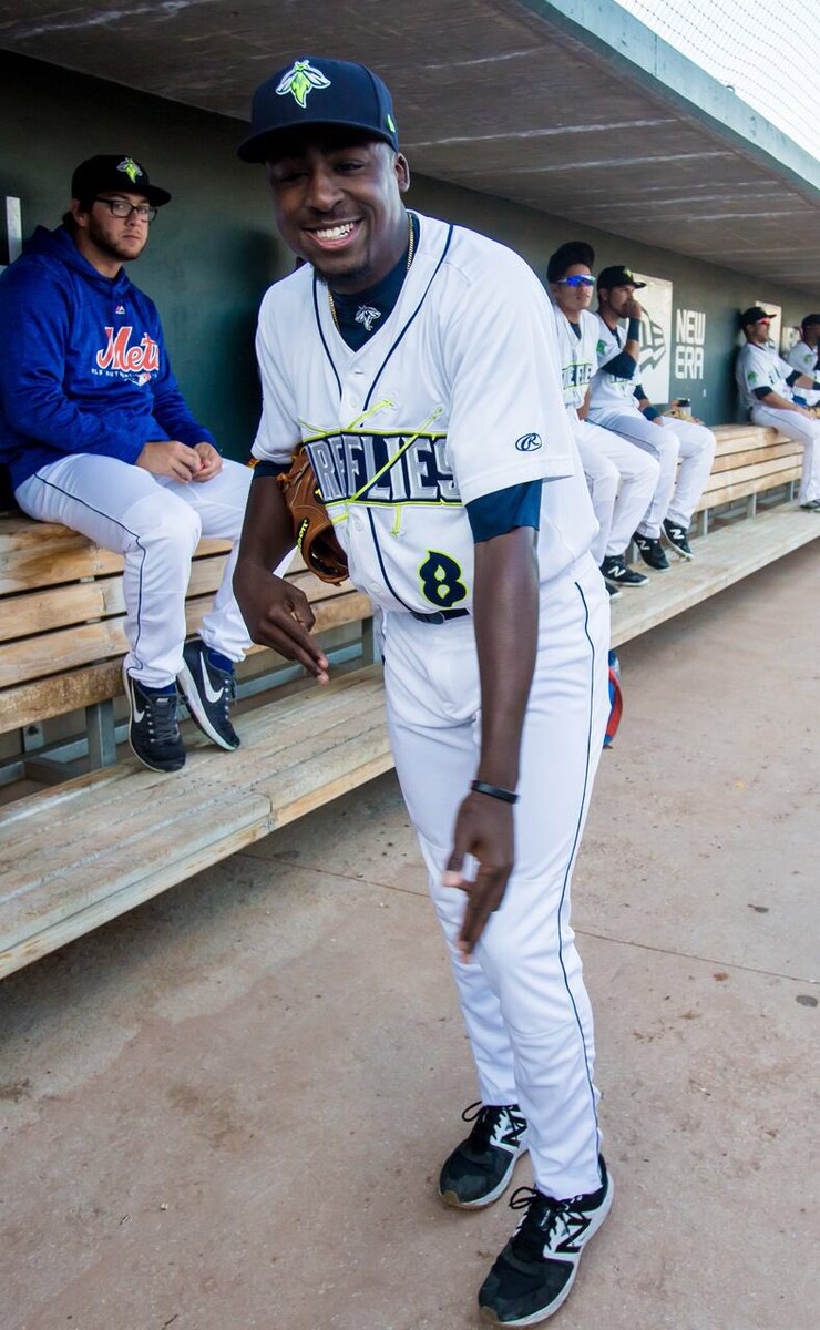 TonyDibrell's tweet photo. Only a month into the season and @TonyBuckets18 is already over my jokes😂 #GotHeem https://t.co/rTsrqQtkDe