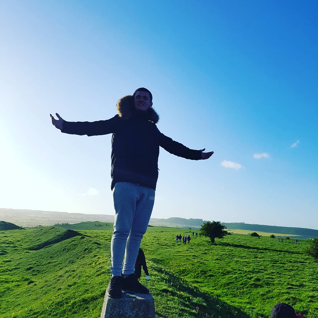 Seeds_4_Success's tweet photo. Amazing walk and picnic on top of white sheet hill. Was a tiny bit windy but the sun set was amazing
#seeds #seeds4success #s4s #bridgingproject #picnic #walk #stomp #windy #sunset #mere #wiltshire https://t.co/ihlbAm9T3o