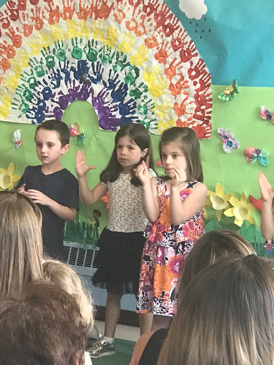 lfisherIG's tweet photo. Wonderful kindergarten spring singers!
@IndianGroveEdu https://t.co/Pv2zrl9VDh