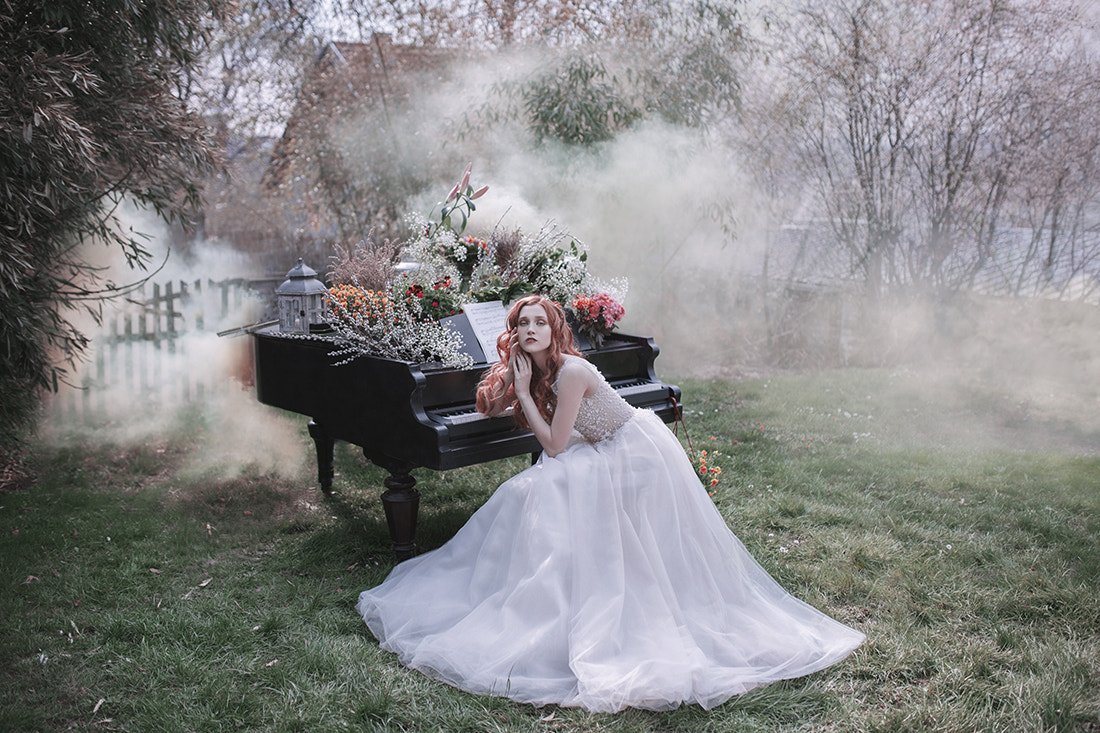 bridal portraits with a piano