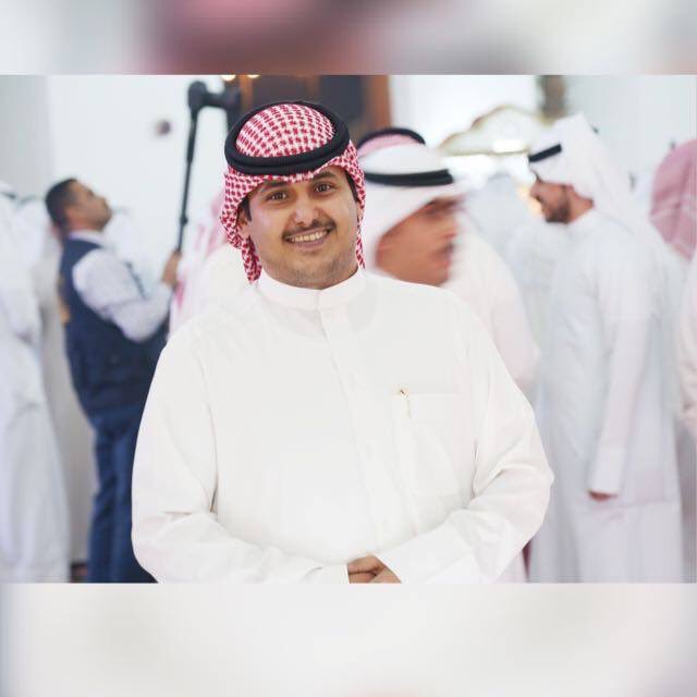 KhaledAlhusayni's tweet image. لاقلت بكتب شعر في مدح رجال
بختار بيت في محمد زبون المكارم
..
هذا محمد عقله على الطيب مثقال
يقدح من رأسه على العز صارم
-

- @m_alsaedi90