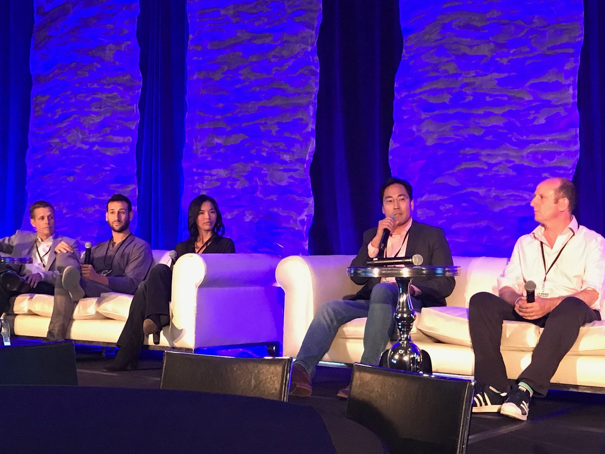 tapas_app's tweet photo. We spy with our little eyes Tapas' CEO Chang Kim at today's LA Games Conference 😄 #lagamesconference https://t.co/A1Orrxo03D