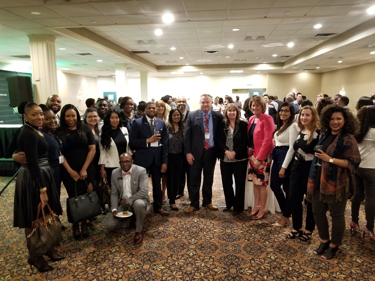 MarianNishan's tweet photo. SNAP District proudly supporting #metroBEN this evening! Key takeaway from tonight's speaker: Don't settle for mediocre. Be deliberate and intentional. Stop and celebrate! #DiversityIsStrength @GerardDinneen @ChrisStamper_TD https://t.co/wP3OLA1LTo