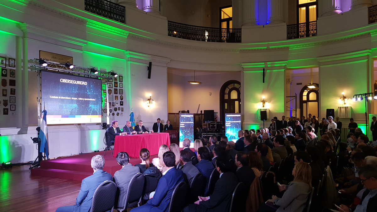 luispapagni's tweet photo. Con la @FundacionCapa8 participamos de la Jornada de Ciberseguridad y Ciberdelito en el @Senado_BA 
Riesgo, exitos y OPORTUNIDADES! https://t.co/6rxB6ghlZt