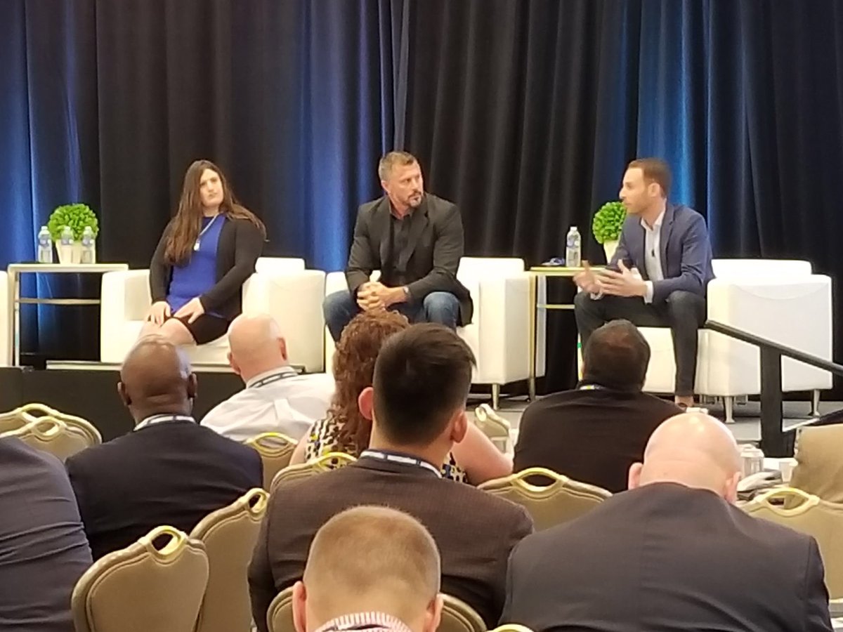 MJBizDaily's tweet photo. "Figure out the things that you think are obvious—because they're not." 
-Joel Milton, CEO of @Try_Baker Technologies 

#MjBizConNEXT #MJBizCon https://t.co/e0sltYzbzk