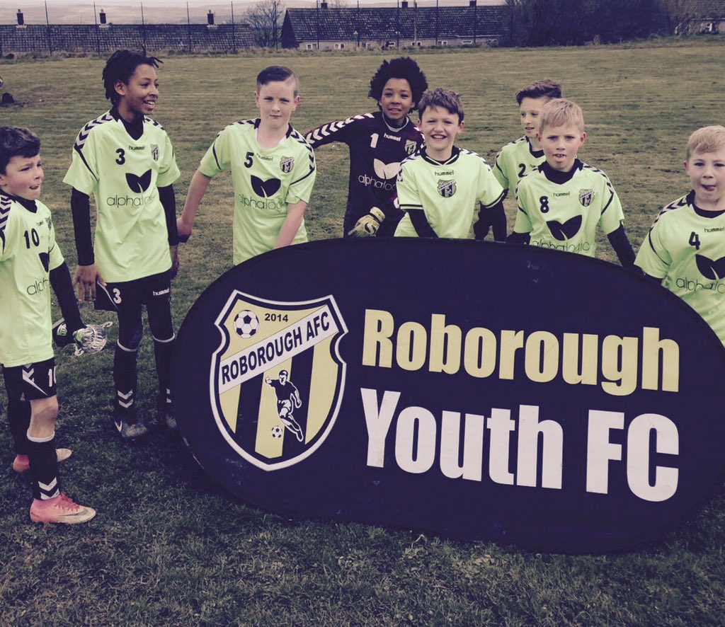 RoboroughAFC's tweet photo. TUESDAY AT THE BORO 

Top session from the Boro lads tonight, All players were excellent

Football Circuit 
▪️Defending (Pressing) 
▪️1 v 1 (Out think your opponent) 
▪️Finishing (Attacking) 

Well done ALL 

# N E X T L E V E L https://t.co/3bha6b9ZFv