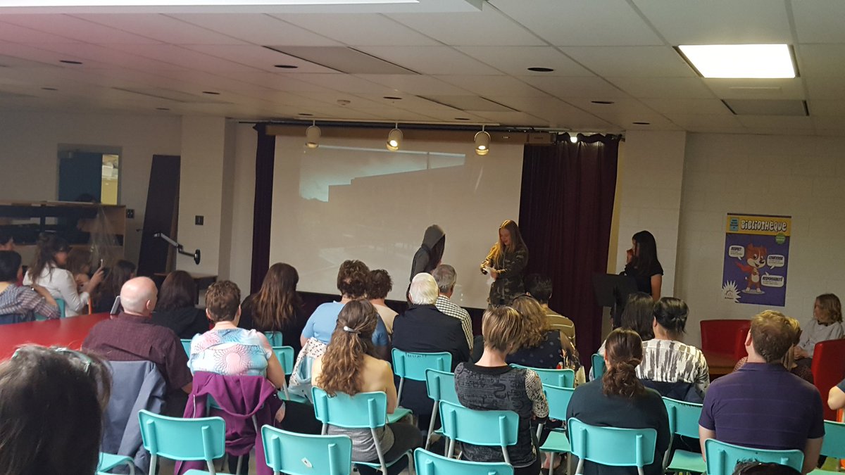 Portes ouvertes aujourd'hui ! Beaucoup de parents au rendez-vous <a href="/desvoyageurs/">École Des Voyageurs</a> <a href="/ecolecatholique/">CECCE</a> Merci au personnel de votre accueil et de vos bonnes idées !