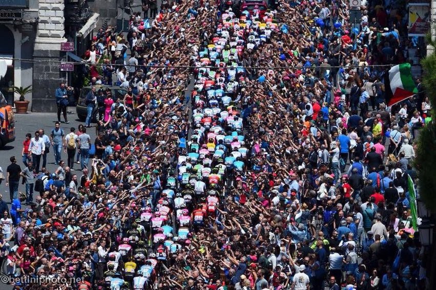 Copedaleando's tweet image. FOTÓN 

(📸 @bettiniphoto) #Giro101