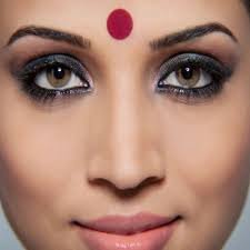 MagazineETH's tweet image. مذهل !!! ما السر وراء وضع الهنود نقطة حمراء ؟ dlvr.it/QSCHVJ