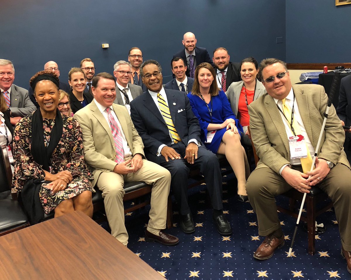 kcchamberGOV's tweet photo. KC Chamber values the regional leadership pictured here. @RepSamGraves @repcleaver @RideKCTransit @KCMO @Black_Veatch @Hallmark @portofkc @MarkCoulterKC and more #KC2DC FlyIn https://t.co/Av3N0uxuTH