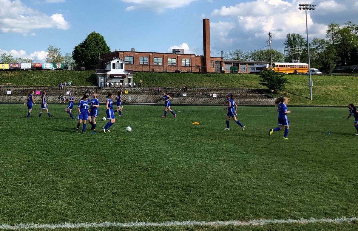 coach_wondree's tweet image. Come support our JV #FortGSOC at Waynesboro High 5:30, just outside the heart of the thriving metropolis of Waynesboro. Varsity plays 20 mins after. #someonebringmesomesunscreen #FAAO #FortPride