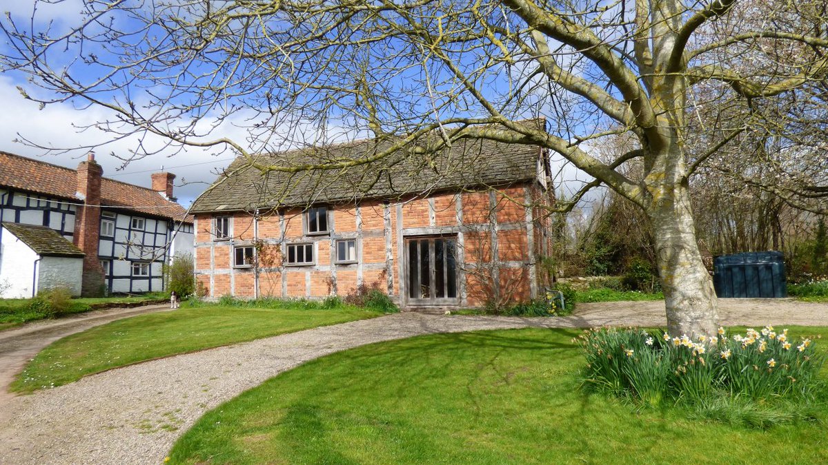 visit_hay's tweet photo. Check out these lovely properties plus more still available from 28 - 31 May for #Hayfestival2018 to book online NOW 
https://t.co/ttZrrZW1jr https://t.co/gmQnYOYQ9s