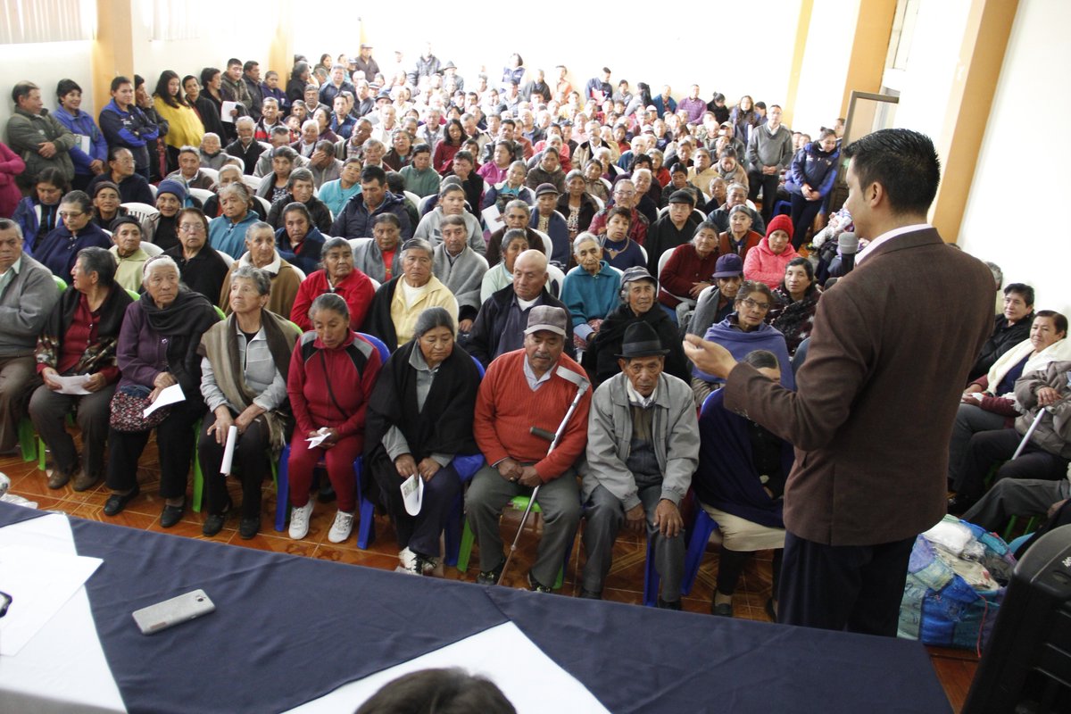 GoberCarchi's tweet photo. Gobernación del Carchi, SENAE, MIES, realizaron la entrega de kits a 180 adultos mayores y a 90 adultos de atención domiciliaria. https://t.co/lm3NcGLfcY