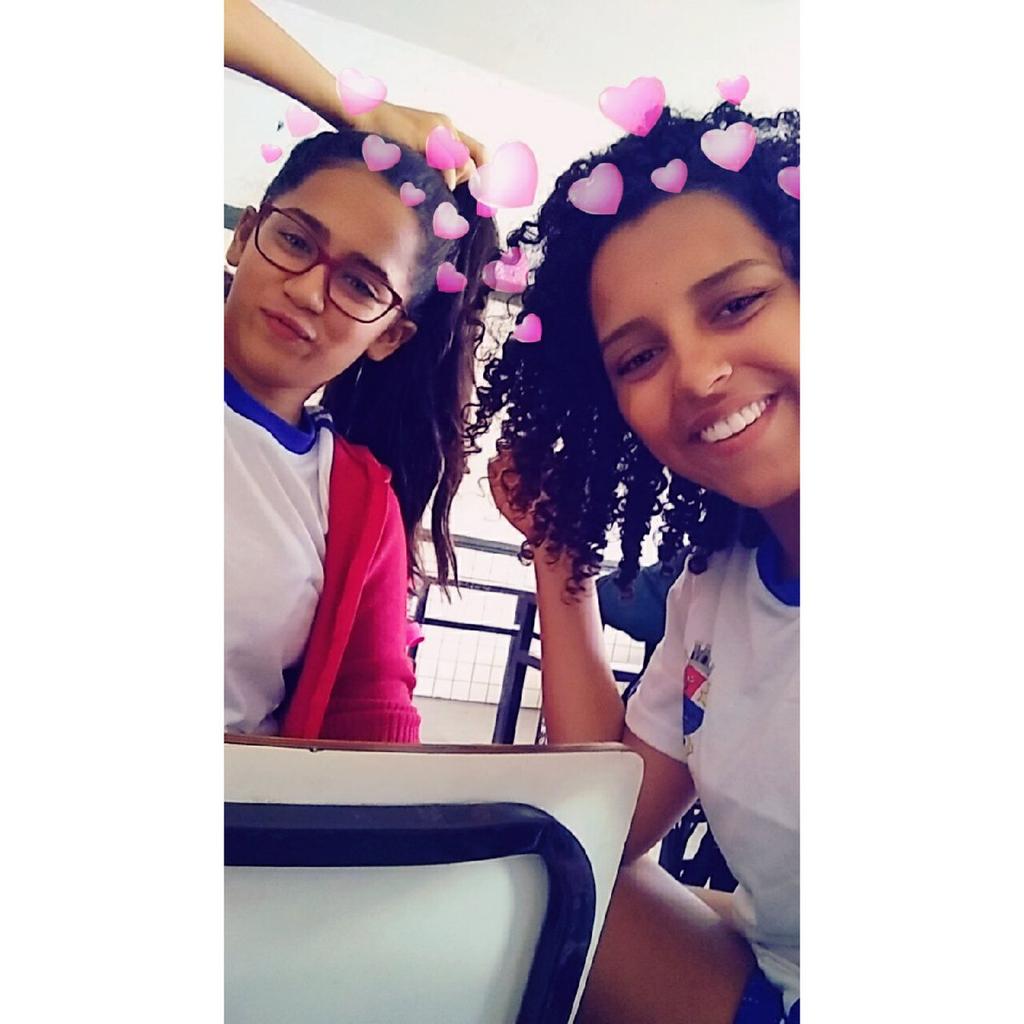 Estherzinha022's tweet photo. Um amor pela essa foto😍😍💕 #Paceira😍💕👭 @novinha_souz027 https://t.co/5Zq5xPGYIf