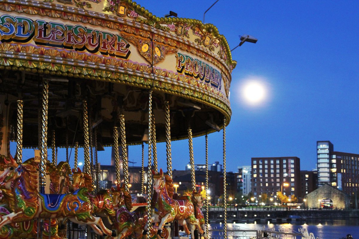Night train. 

@Lpool_Pics_2013 <a href="/scousescene/">ScouseScene</a> <a href="/ExploreLpool/">Explore Liverpool</a> <a href="/CultureLPool/">Culture Liverpool</a> <a href="/YOLiverpool/">K E V yoliverpool</a> <a href="/theAlbertDock/">Royal Albert Dock Liverpool</a> <a href="/IndpndtLiv/">IndependentLiverpool</a> <a href="/Beau_Liverpool/">Beautiful Liverpool City Region</a> <a href="/LifeLiverpool/">Life In Liverpool</a> <a href="/MadeLiverpoolTV/">Made in Liverpool TV Has Moved!</a> <a href="/liverpoolcity__/">Liverpool City</a> <a href="/lpoolwaterfront/">Liverpool Waterfront</a>