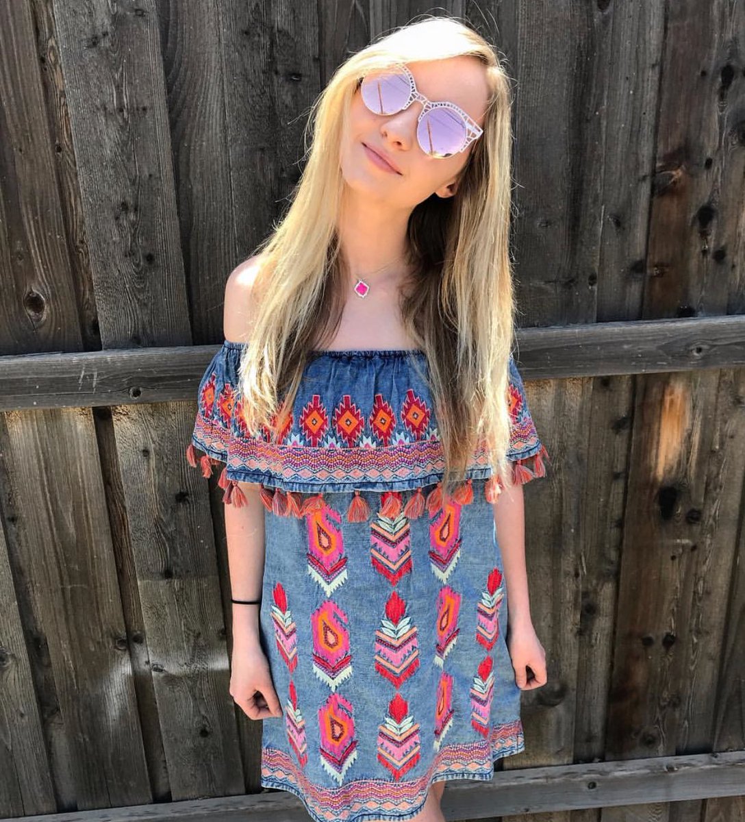 Wishing a happy happy birthday to our gorgeous <a href="/Lilywblue/">Lily Blue</a> 💕🎉😘