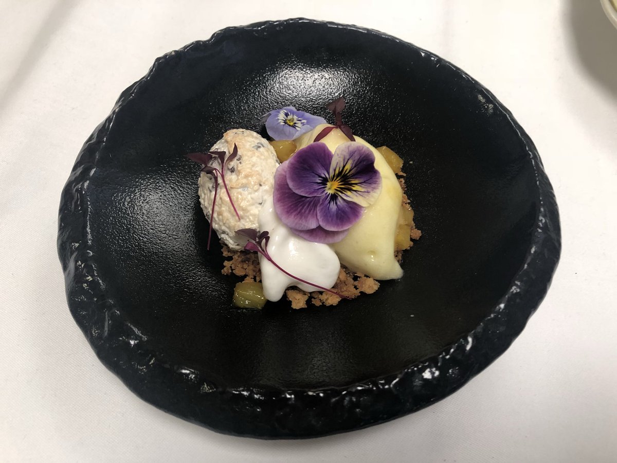 eatcookexplore_'s tweet photo. Some of the delicious puddings that #young chefs Peru served up at the finals #superfoodsperu All very pretty and delicious. See more dishes on my insta stories https://t.co/tXGEbZtM76 @PeruTrade_UK https://t.co/TxmzTYBxpy