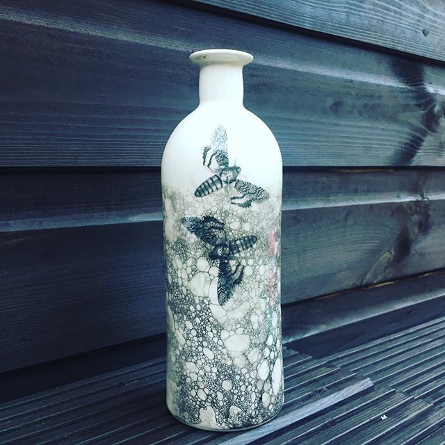 Fallow_Deer_Art's tweet photo. Really pleased with how this design turned out, death moth bottle ๐ #Ceramics #artanddesign #deathmoth #moth #darkdesign #blackandwhite #art #design #mothdesign #dark #witchcraft #poisonbottle #ceramicdesign https://t.co/f9qIaQCNHU
