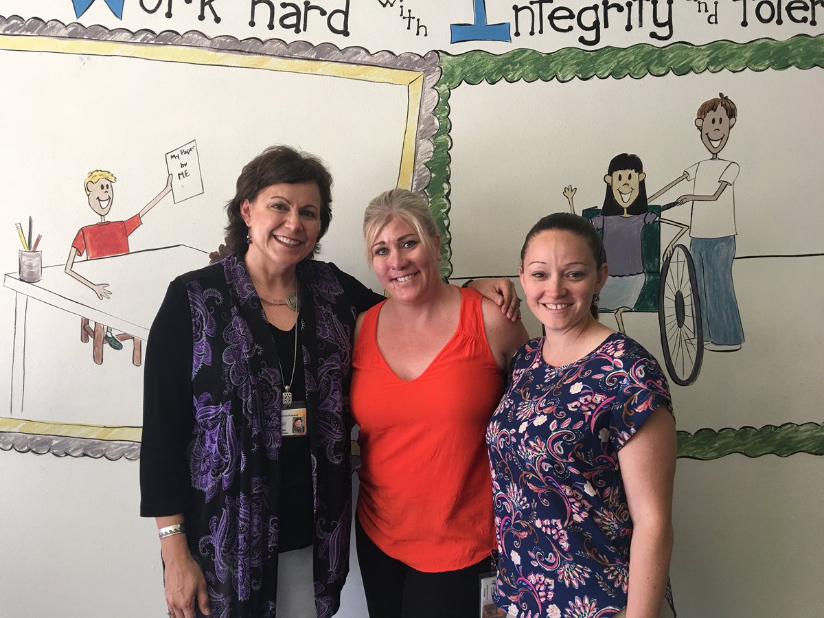 Showing teachers some love at Marvin Moss ES  delivering Dunkin Domuts on #TeacherAppreciation day.   Donut deliveries to Mendive MS &amp; Reed HS as well, and school visits to Lincolm Park &amp; Diedrichson ES.  Fun &amp; full day! #loveteachers <a href="/WCSDTrustees/">WCSD Trustees</a>
