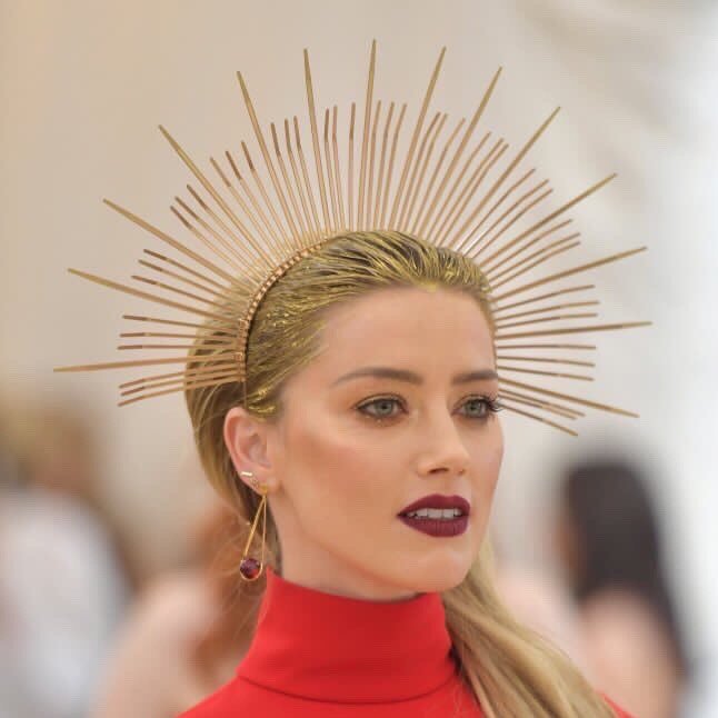 WeArePUM's tweet photo. Tenemos las mejores headpieces del #MetGala ¿Cuál es tu favorita?
https://t.co/fjvRo2ZBNs https://t.co/9HUUfRIbSa