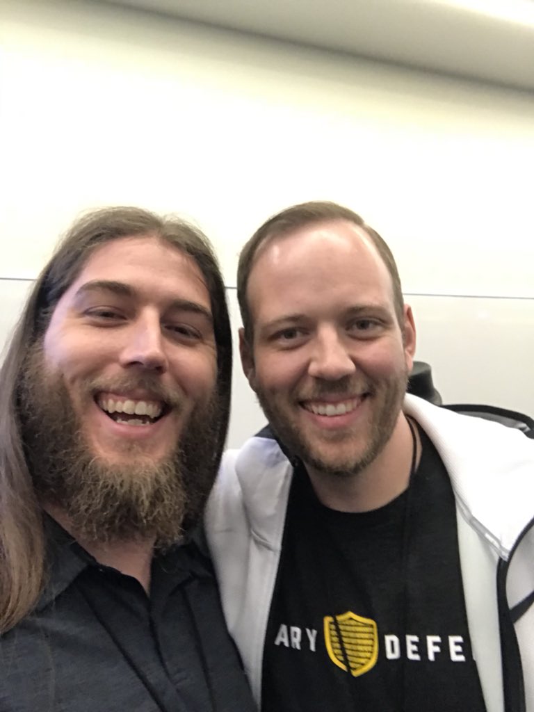 0xfraq's tweet photo. Oh would you look at who happened to be giving a KILLER talk at #HackNYC https://t.co/skJXlTrz1v