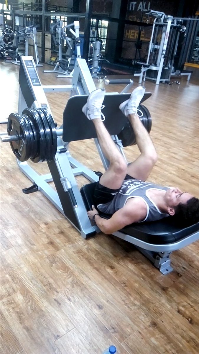TherealEzz_'s tweet photo. I don't want to take a summer vipes photos or to flex in a photo i just want to return back to this place right now it's more than "Enough" to me, It just become a Therapy and I'm addicted to this shit it's more than just lifting❤ #GGCA https://t.co/KekEu0ubnO