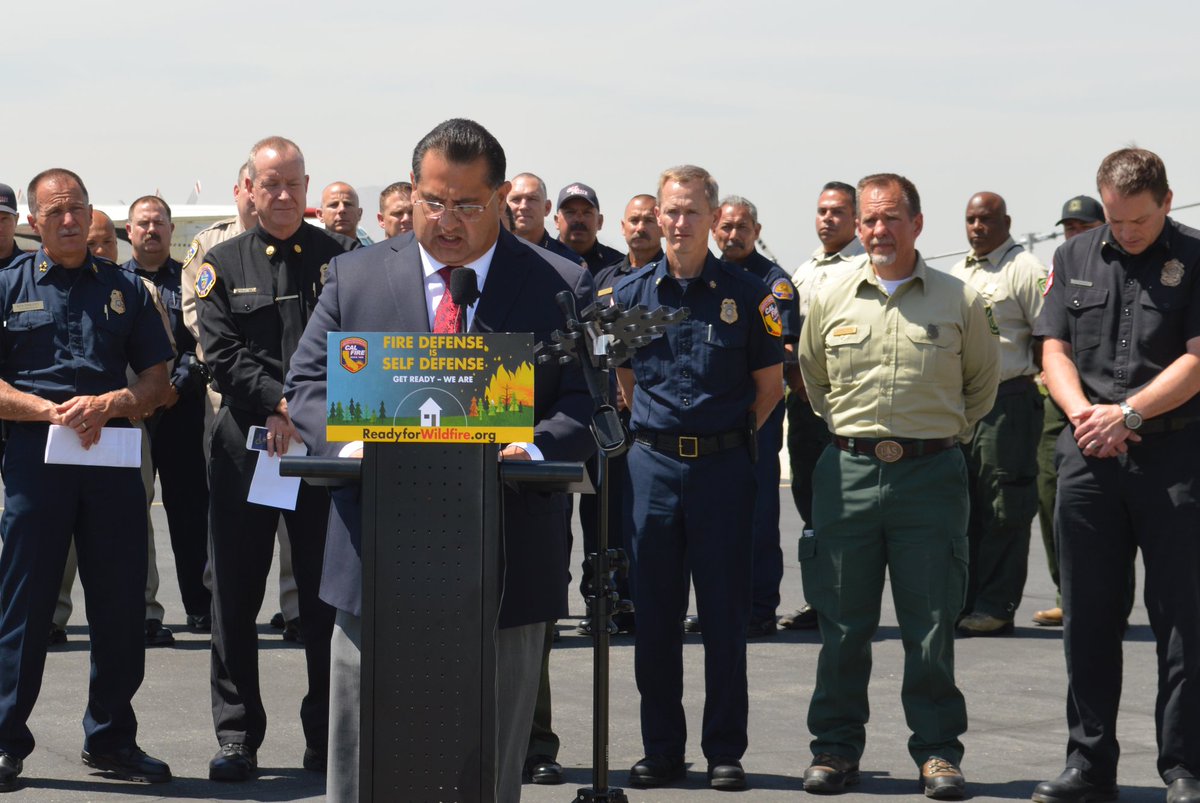 This week is #WildfireAwarenessWeek2018 and firefighters throughout @SBCounty and across @CAgovernment are preparing. Today I thanked our #firefighters for their bravery in always keeping our community safe. #WildfirePrepDay