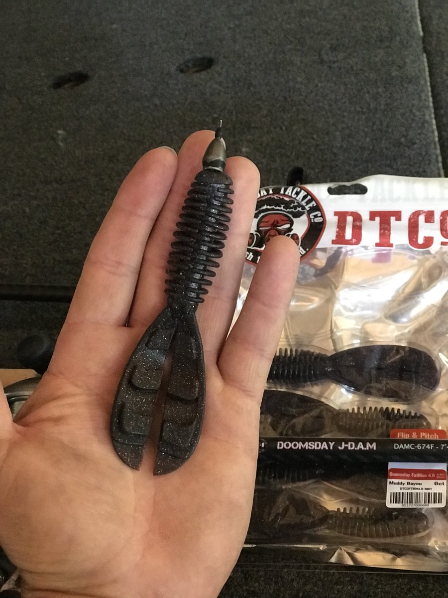 It’s flippin time. Really like the bigger size of the Doomsday FatMan 4.6. Teamed with 20lb Sunline Shooter, a 3/8 Scottsboro tungsten sinker, and a 47series Flippin stick and it’s game time. #doomsdaytackleco #sunline #47series #scottsborotacklecompany