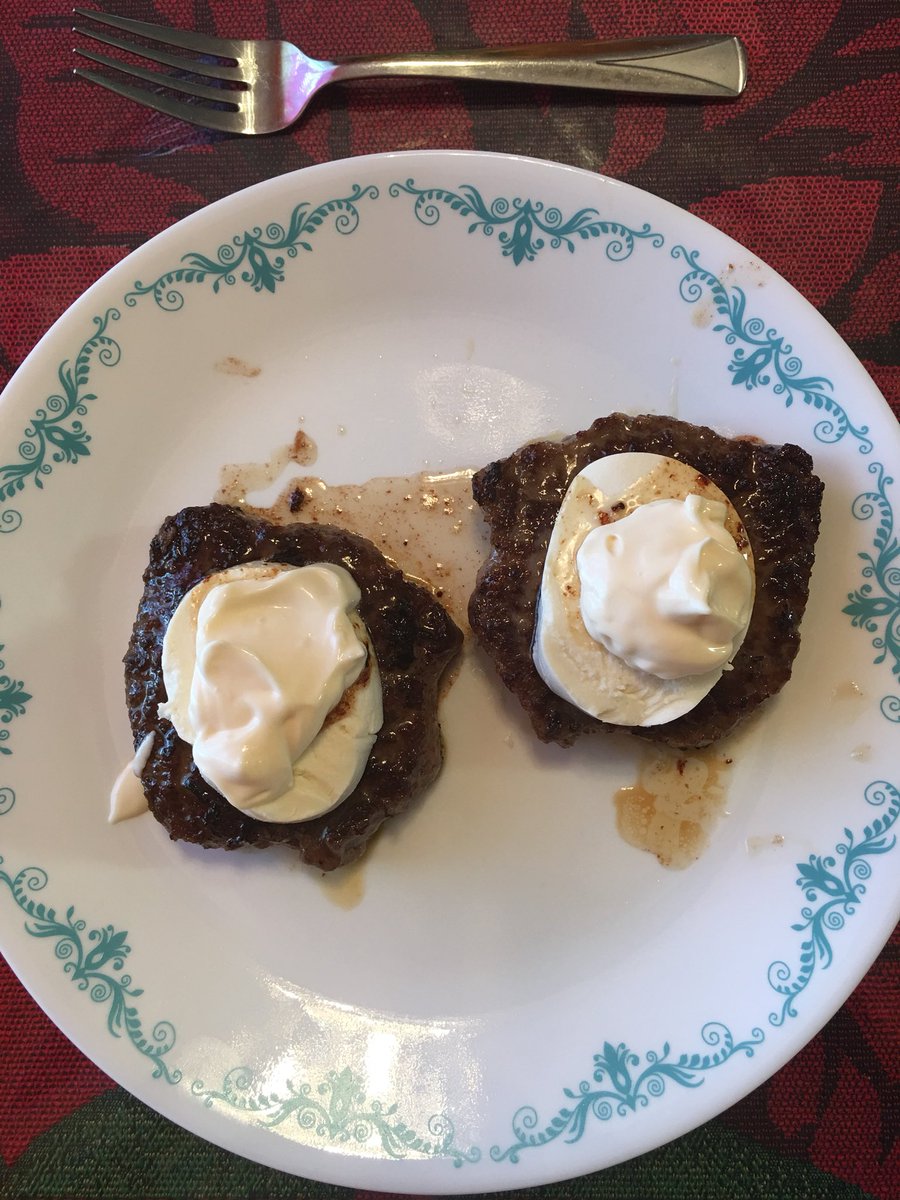 KetoSpencer's tweet photo. Great option to hit those #macros! And tasty too! @Bubbaburger #keto https://t.co/vsZDzTgtXj