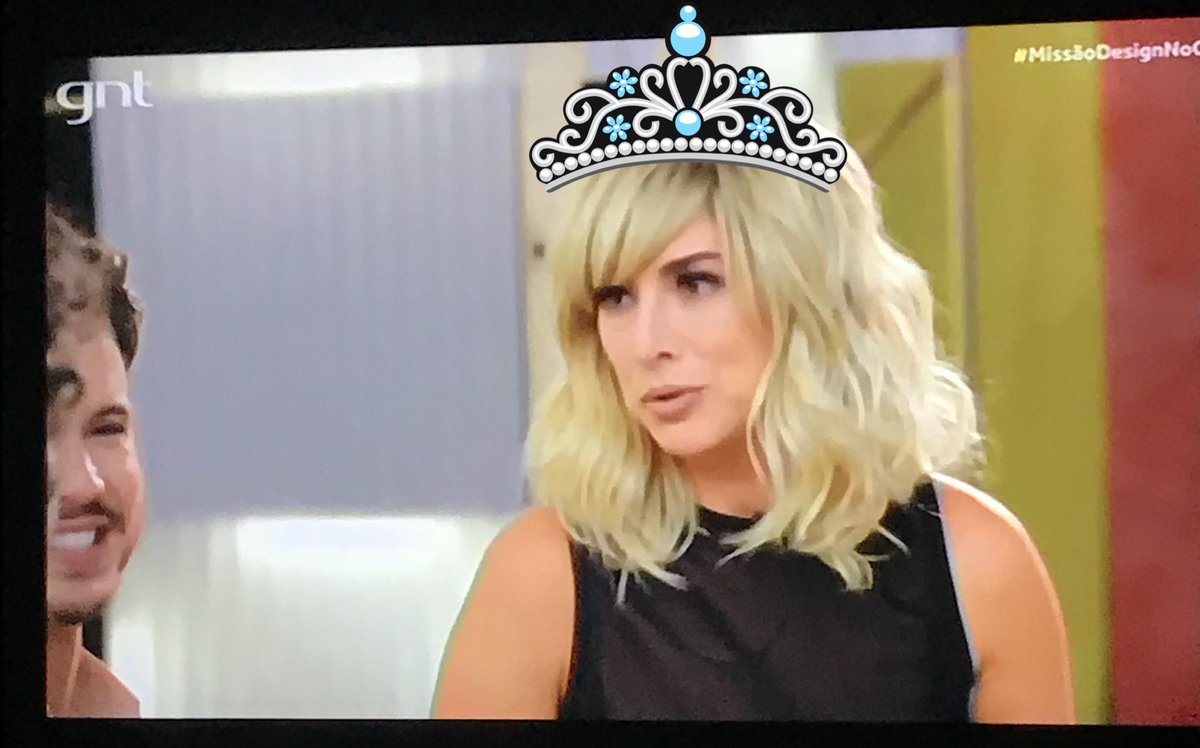 Tchellooo's tweet photo. Aff @FePaesLeme pq gosto de todos seus programas oxi q saco né kkk #MissãoDesignNoGNT amando já quero cursar design kkkk sonho minha #selfei c vc 🙏🏼🌹❤️ https://t.co/BE2FCy61Fm