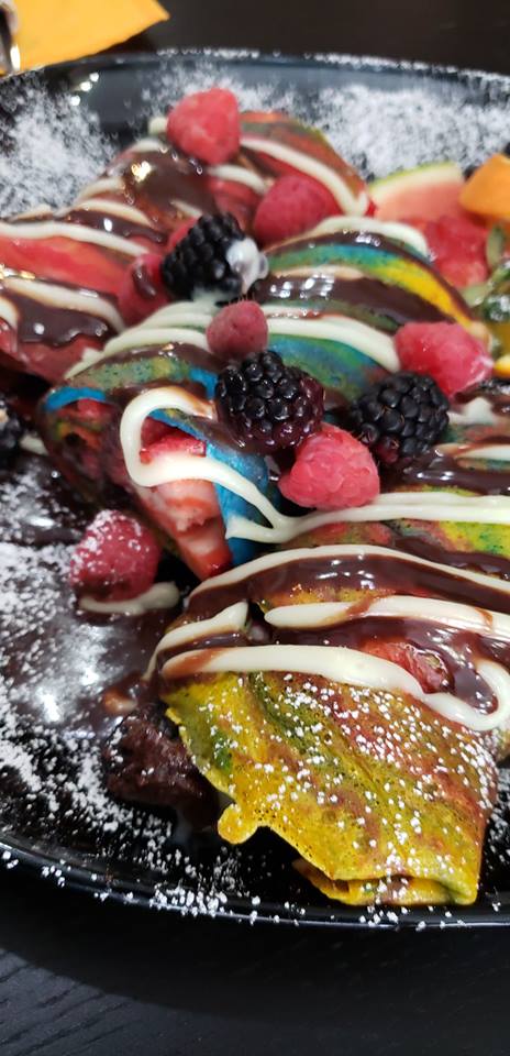 WoW😍🆕🆕🆕
We are now making colored crepes!
❤️Colorful crepe with fresh fruits and chocolate❤️
📍1212 de Maisonneuve
#instafood #dinner #food #foodporn #hot #beautiful #breakfast #lunch #love #sweet #delicious #foodpic #foodpics #tagblender #instagood  #fresh #coffee
