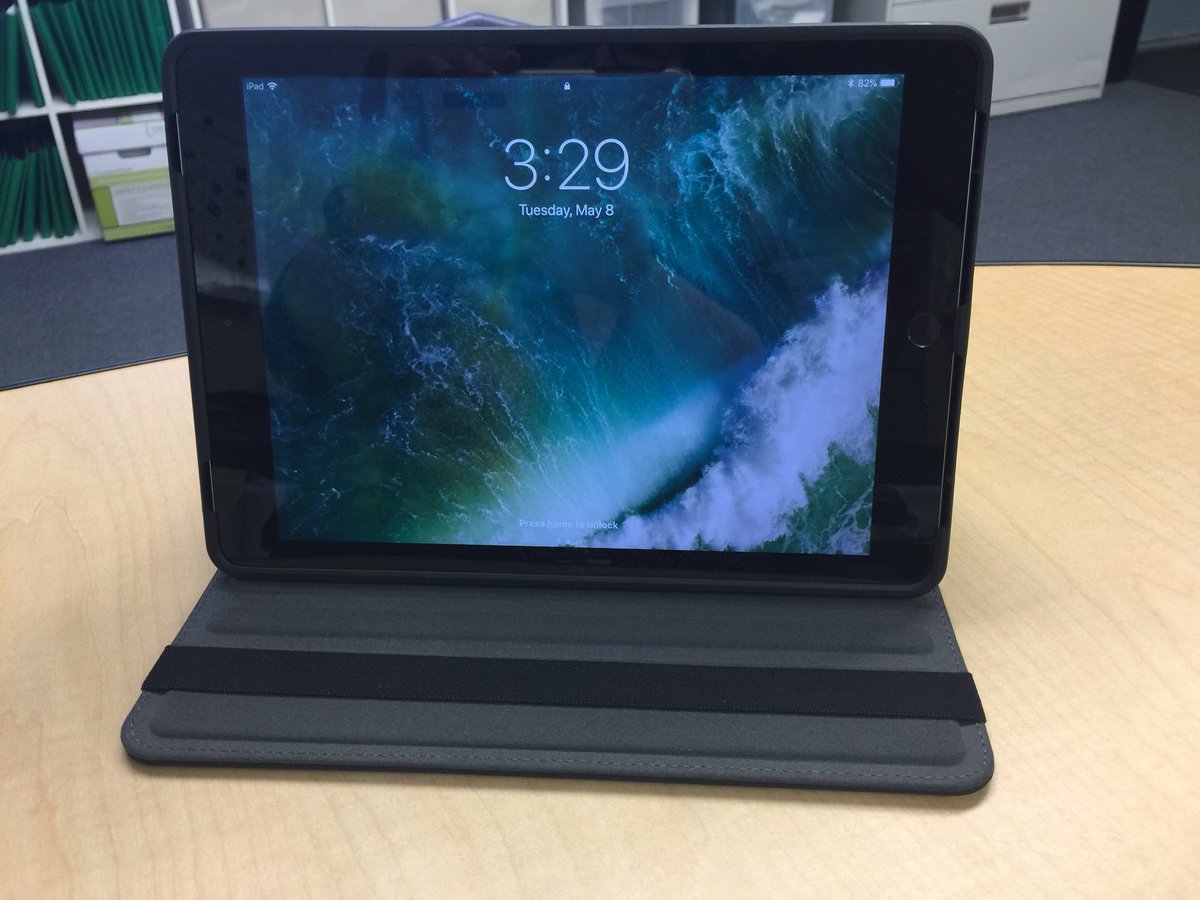 debbie_dward's tweet photo. Thank you @hoppeteacher for the Ipad!  Coast is so much fun.  #hesdpride https://t.co/QbqnMLNYLz