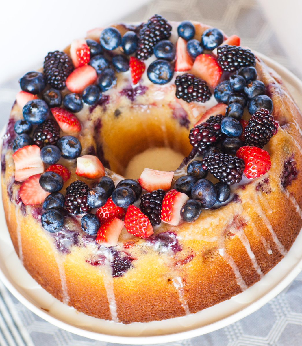 Here's a #bundtcake to #inspire! Enter the Great New England Bundt cake competition with an ORIGINAL recipe &amp; the #fruitsofyourlabor may reap prizes from @kingarthurflour <a href="/VermontMarina/">The Marina</a> @NordicWare or @GraftonCheddar Deadline May 18th, Learn More goo.gl/x5zFu4 #baking