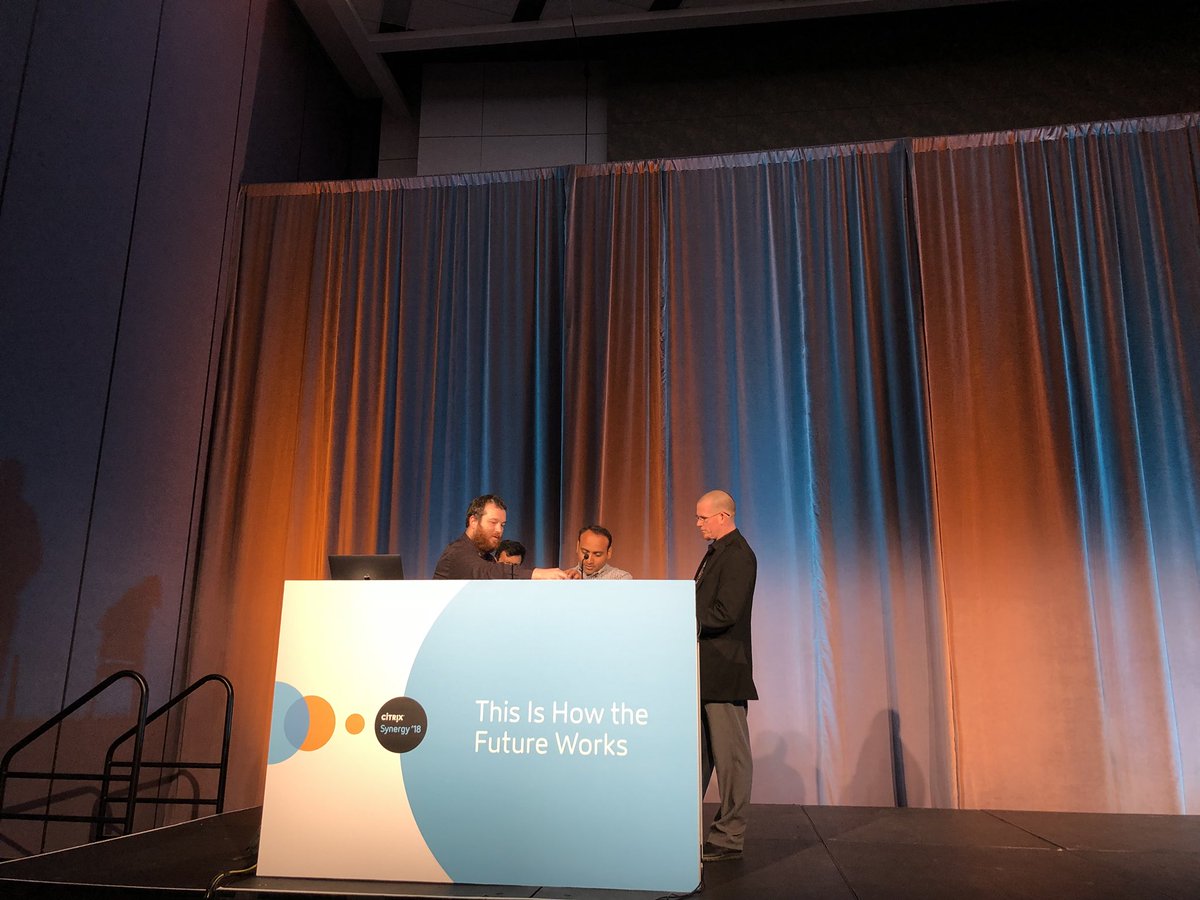 xensimon's tweet image. Dileep preparing for his session at #CitrixSynergy! 🤘#CitrixNetworking