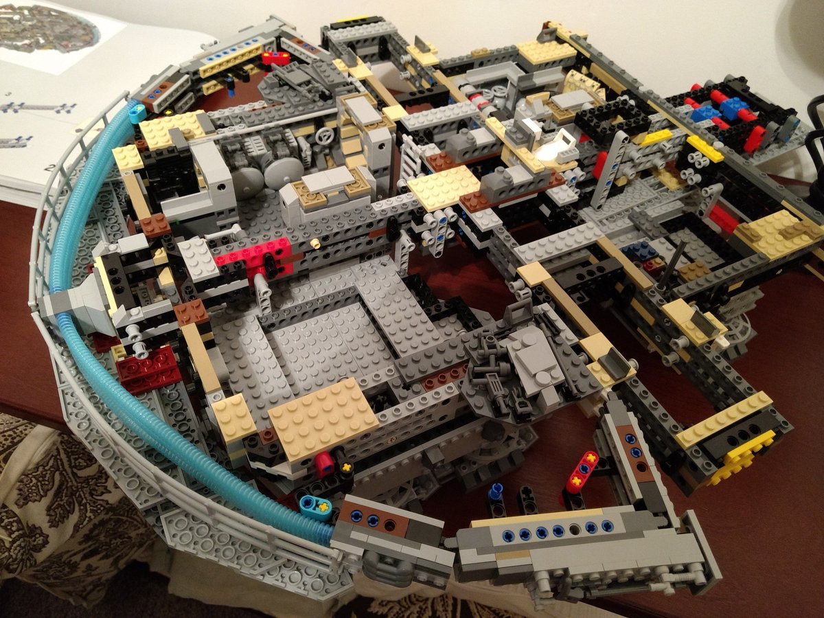 kremlincardinal's tweet photo. Day 4/5 progress: she's finally got the engines she needs to make .5 past lightspeed and nail the Kessel Run in less than 12 parsecs. Now we just need a roof and cockpit... #BuildingTheFalcon https://t.co/EisAygMeXt