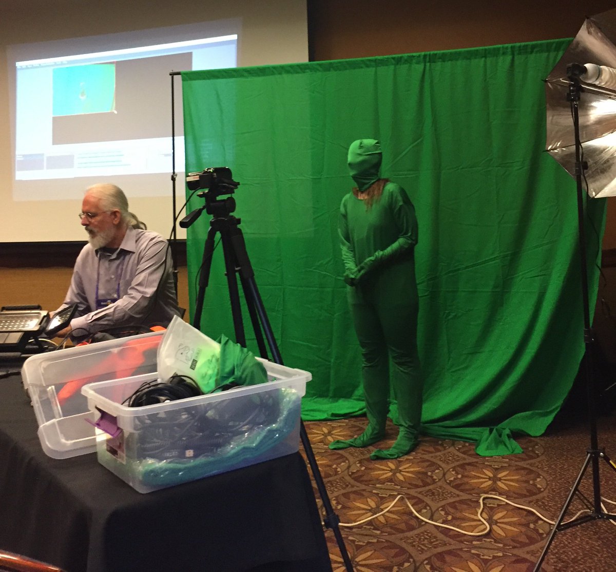 jenniezach's tweet photo. Thanks @brainstormk20 #superstormer planners for another great conference at #KalihariSandusky! Those who didnt come are sure to be #GreenwithEnvy @RichMiltner @VTurner8 #SCStrongTech https://t.co/RX64OWwSzK