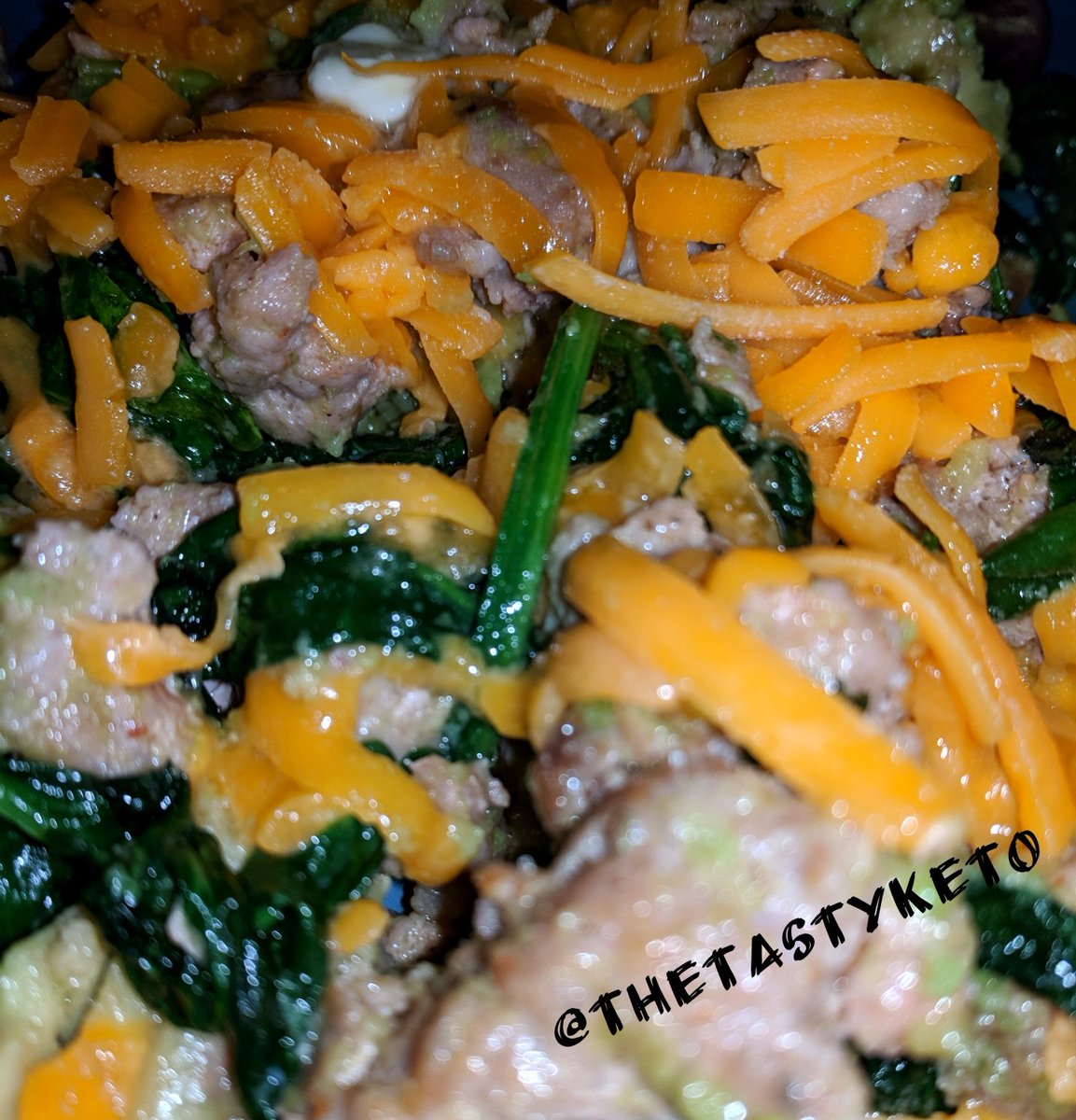 TheTastyKeto's tweet photo. #Keto #Dinner #Spicy #Sausage #Spinach #Avocado #Butter #SharpCheddarCheese #Cheddar #Cheese #Salt #TheTastyKeto https://t.co/SkMJEFnkhY