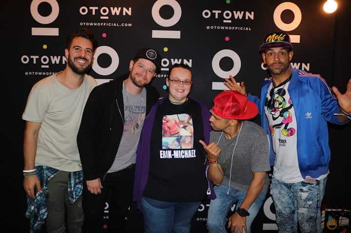 RainbowCutiee's tweet photo. @OTownOfficial because when @iamerikestrada is your dream man you steal his selfies to make usies #selfietuesday #otownisstillback https://t.co/Qy4DJXgS20