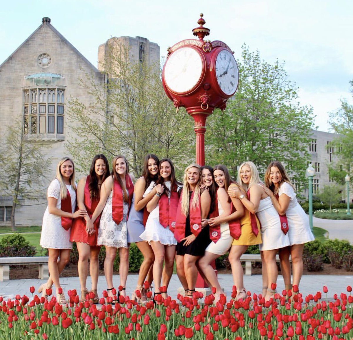 ConGRADS to all of our graduating seniors🎓 We are so proud of all of the amazing things you have done for this chapter over the past couple of years. We will miss you! Best of luck✨🌟 TLAM always💛🖤