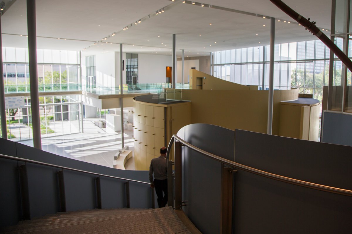 RoyalAlberta's tweet photo. #Views from the top.
Our free-standing feature staircase design was inspired by Alberta mountain canyons, especially Johnston and Maligne canyons in Banff and Jasper national parks. The staircase provides spectacular views of our naturally-lit lobby space below. #BTS #Opening2018 https://t.co/hhXzLlWEL7