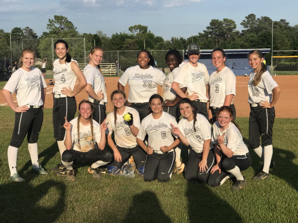 yessie3334's tweet photo. Lady Knights are heading to State with a 6-0 Win over St. John’s Country Day! https://t.co/Cyew1isrdY