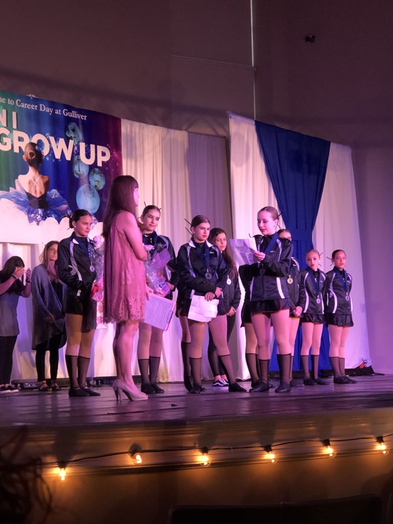 ValeriaTeaches's tweet photo. “Thank you ( @CarlaDuval305 ) for being such a great teacher and believing in each of us” -#dancerTeam
#gslearning @GulliverSchools #teacherappreciationDay #teacherAppreciationWeek https://t.co/awPJnOmOIw